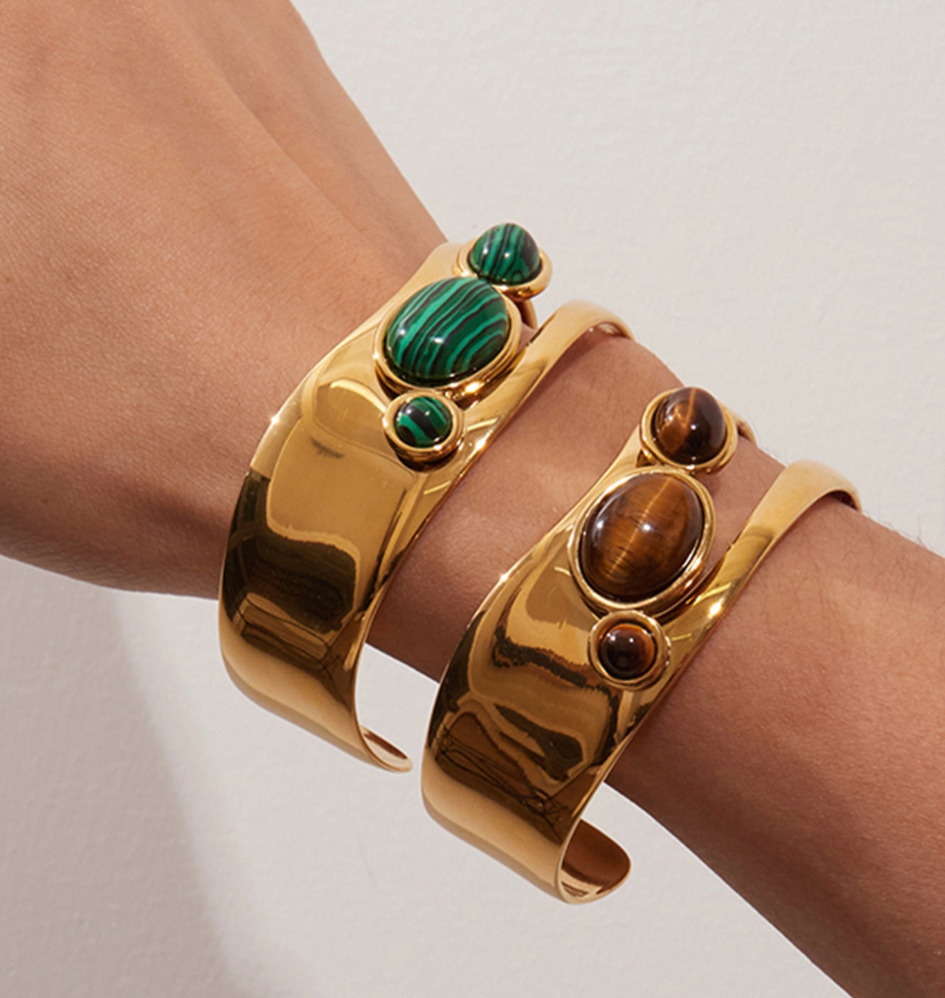 18 karat forgyldt bangle I stål