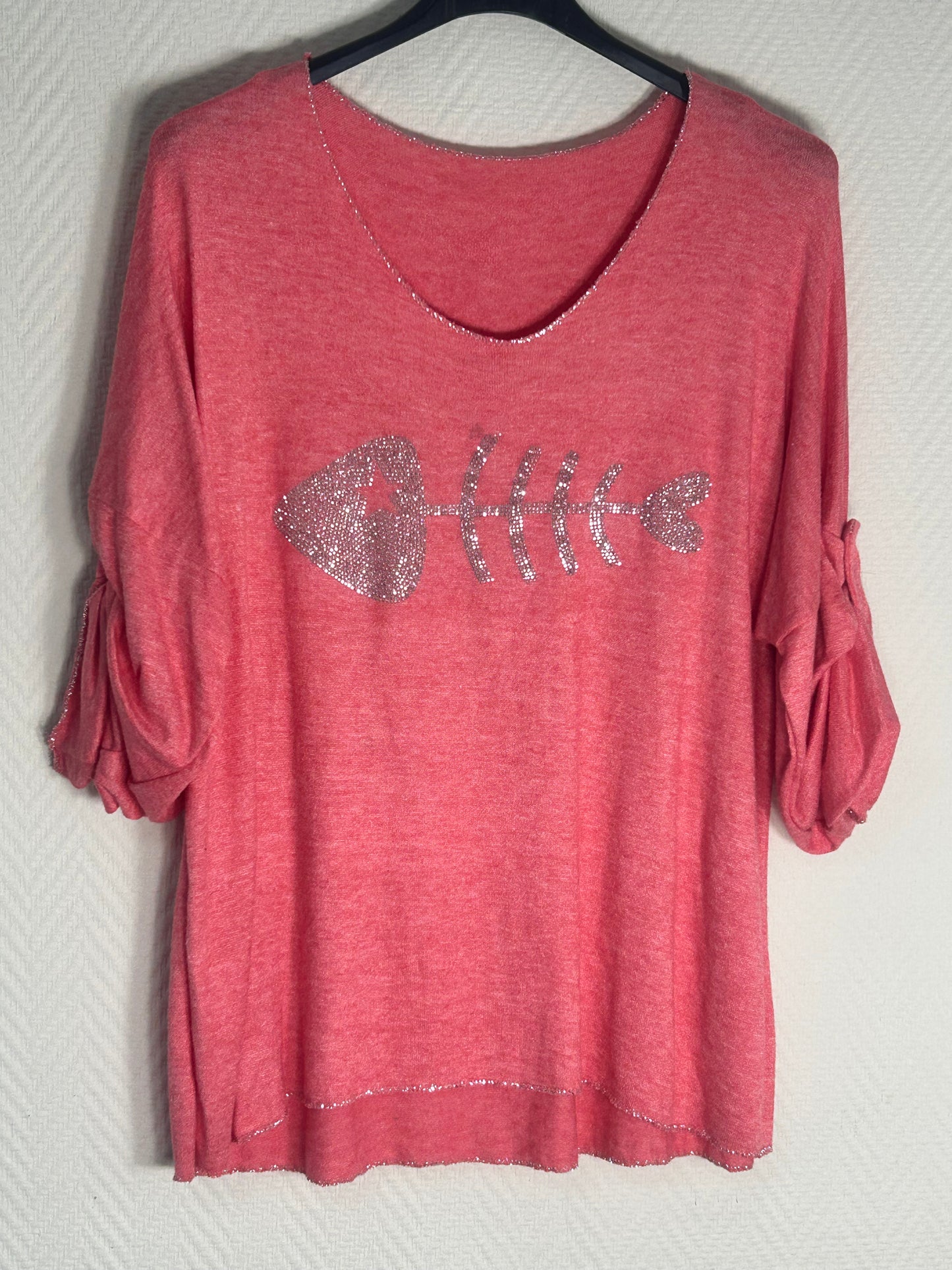 Tynd strikket sweater med fiskemotiv, rosa