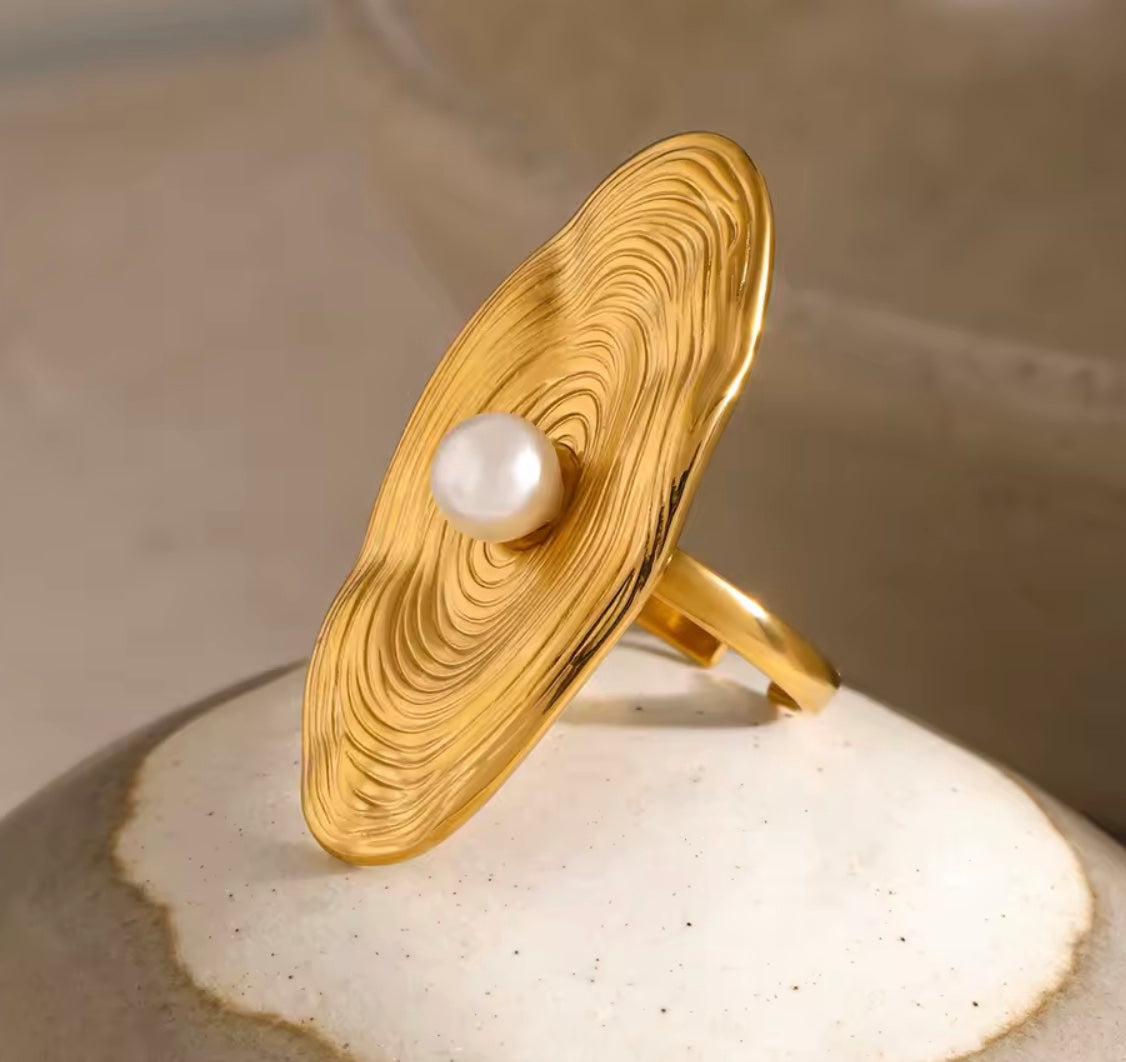 18 karat forgyldt vandfast ring i stål med perle