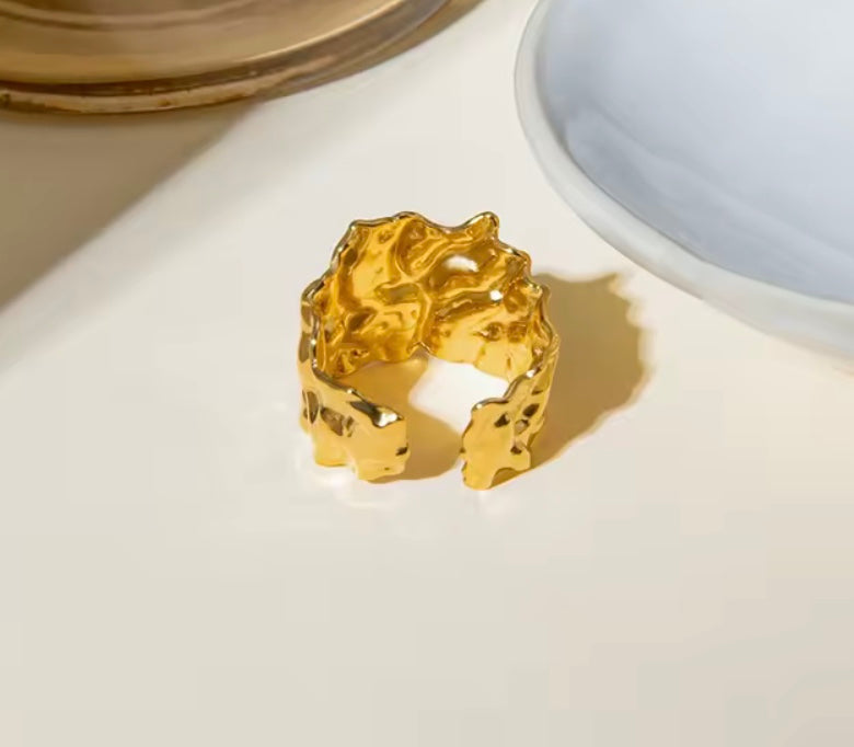 Åben 18 karat forgyldt vandfast ring i stål