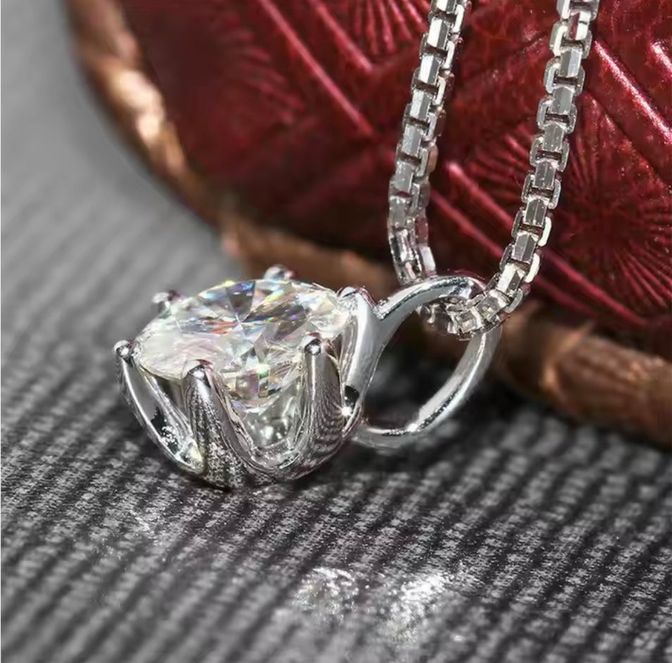 Halsband med klar zirkon
