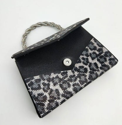 Lille clutch med sten og leopardmønster