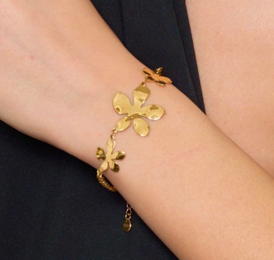 Vandfast armbånd i stål med blomst