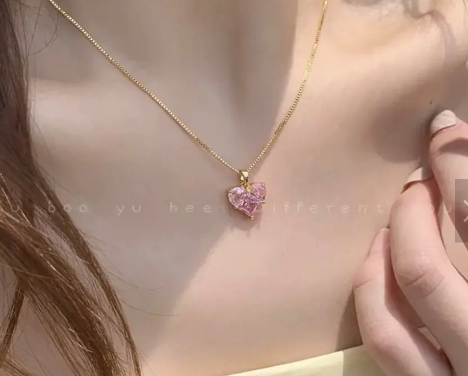 Halsband med zirkon