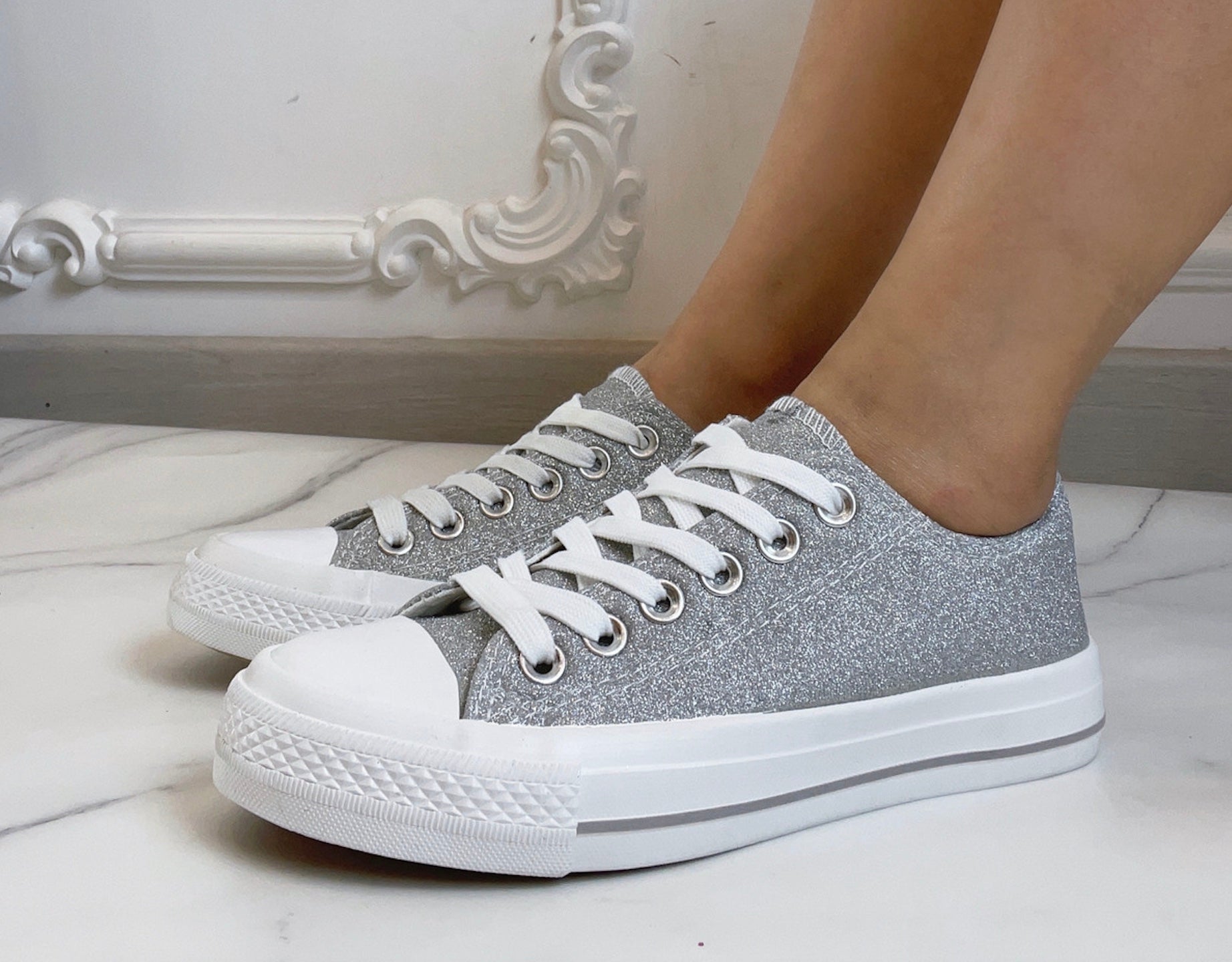 Glitter sneakers med snørebånd