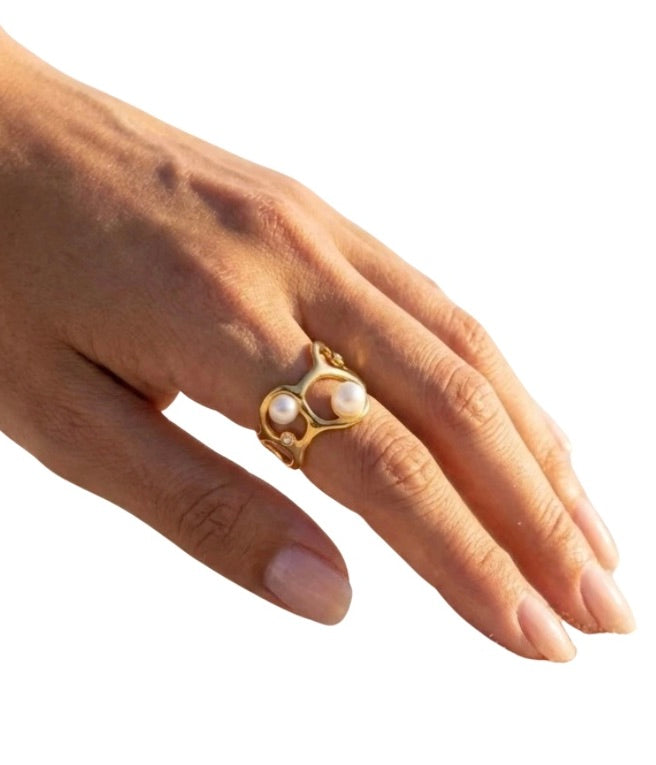 Åben, 18 karat forgyldt ring i stål med perler og zirkon