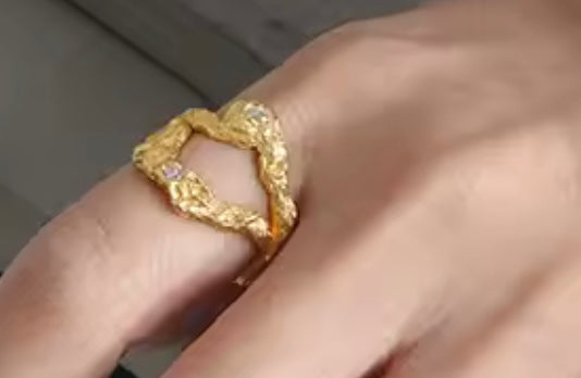 Åben ring med flere zirkoner - vælg mellem 925s forsølvet eller 18 k forgyldt
