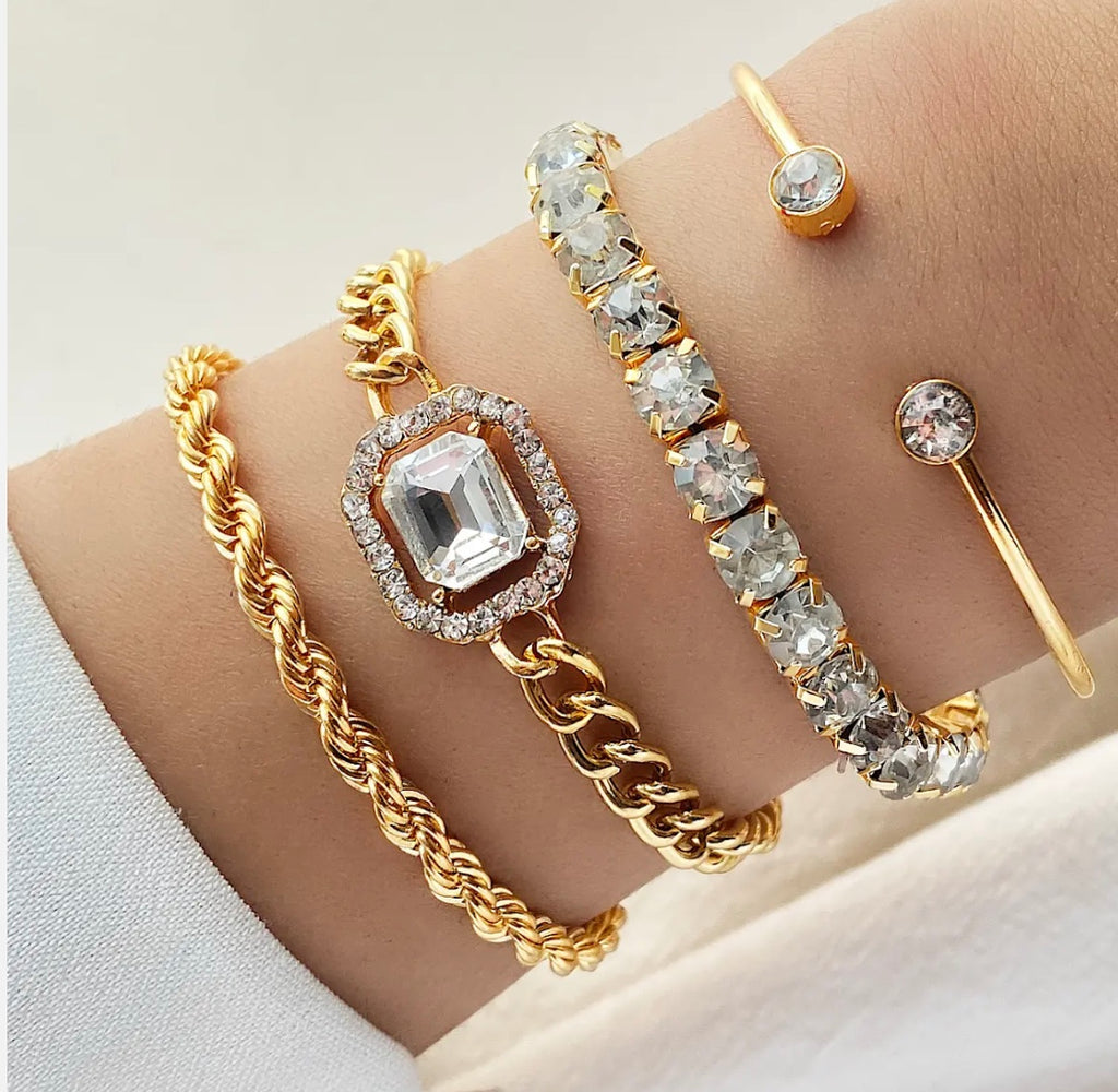 4 armband 18 karats guldpläterade med klara zirkoner
