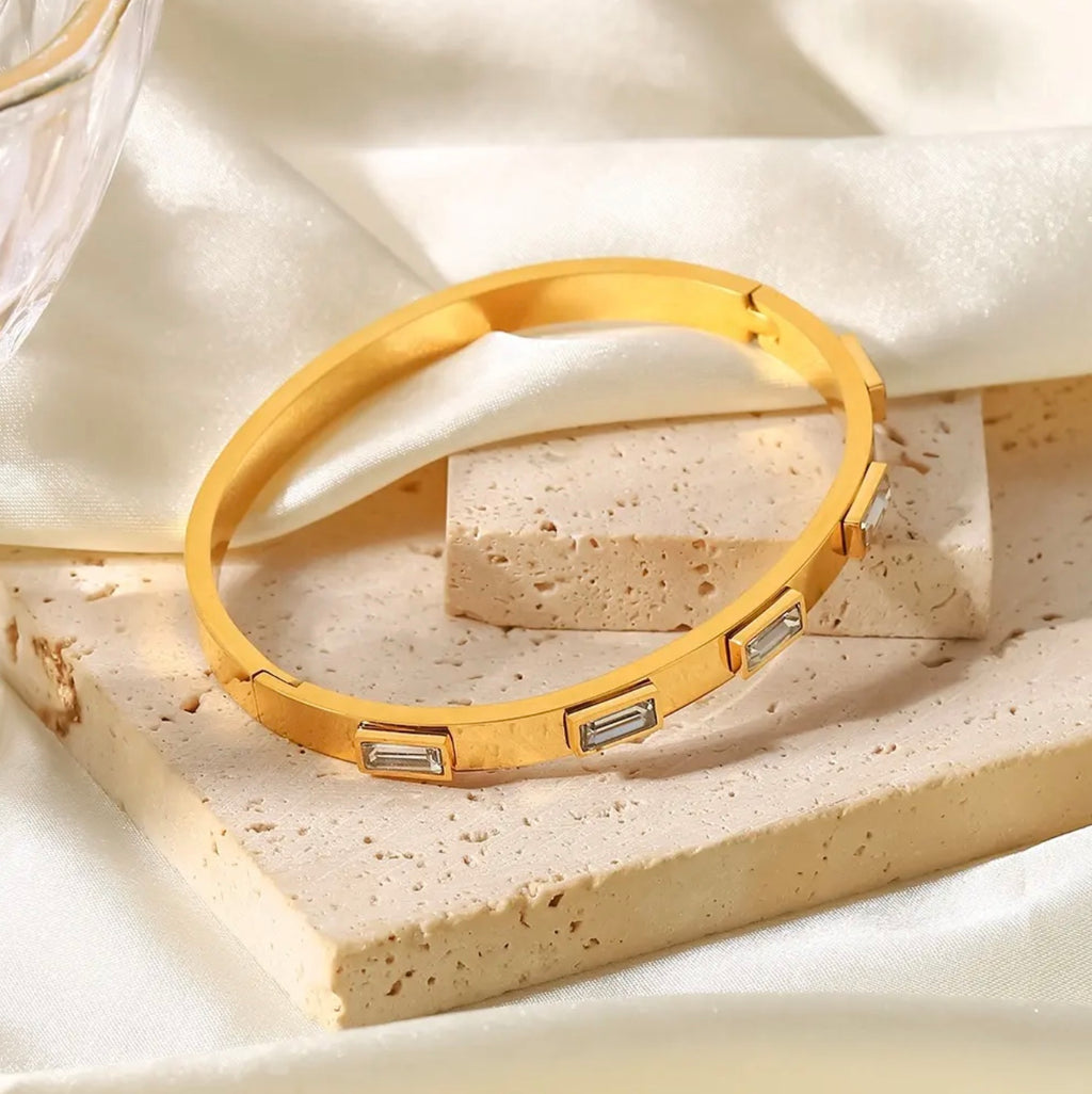 18 karat forgyldt vandfast bangle med store zirkoner