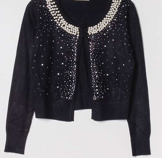 Kort blus med strass och pärlor