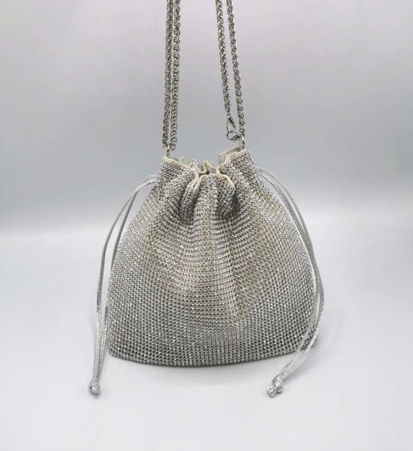 Axelväska med dragsko med strass