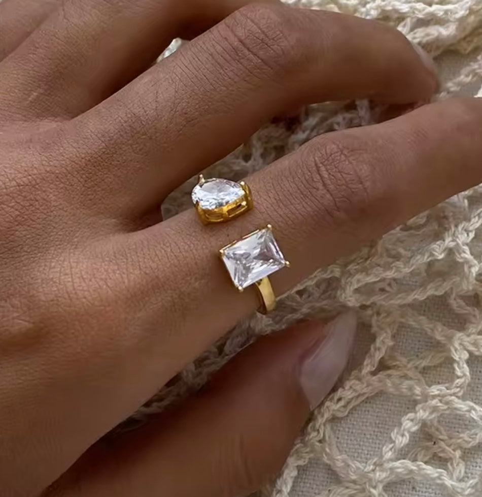18 k forgyldt, åben ring med zirkon