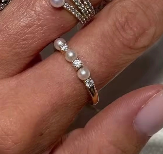 18 karat forgyldt vandfast ring i stål med klare zirkoner og perler