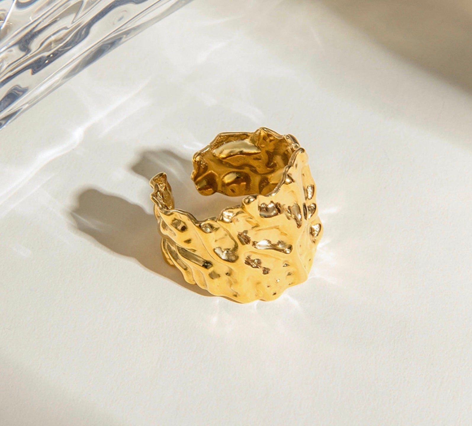 Åben 18 karat forgyldt eller forsølvet vandfast ring i stål