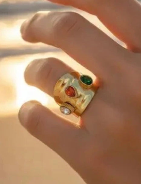 Åben, 18 karat forgyldt ring i stål med sten