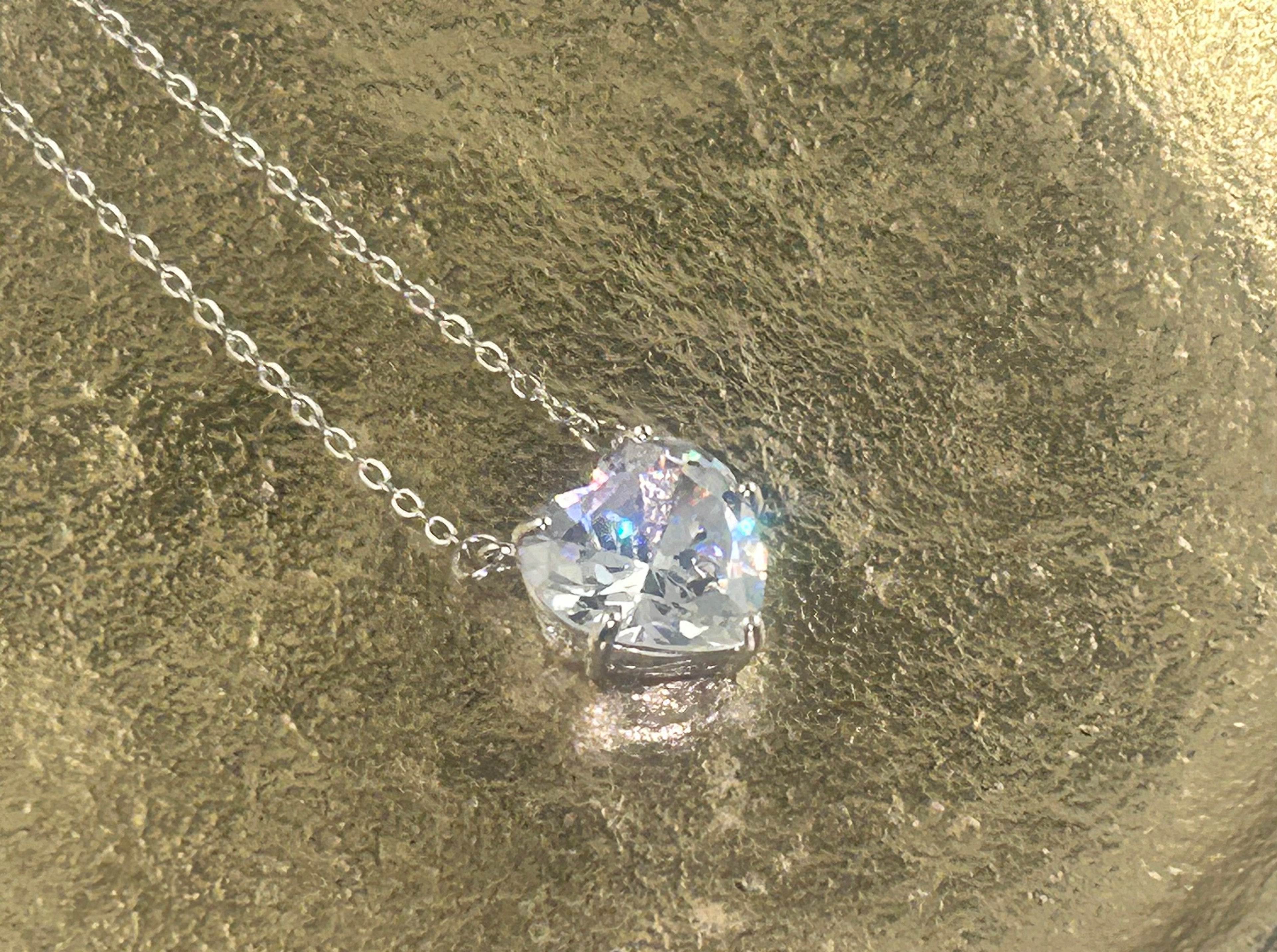 Halsband med klar zirkon