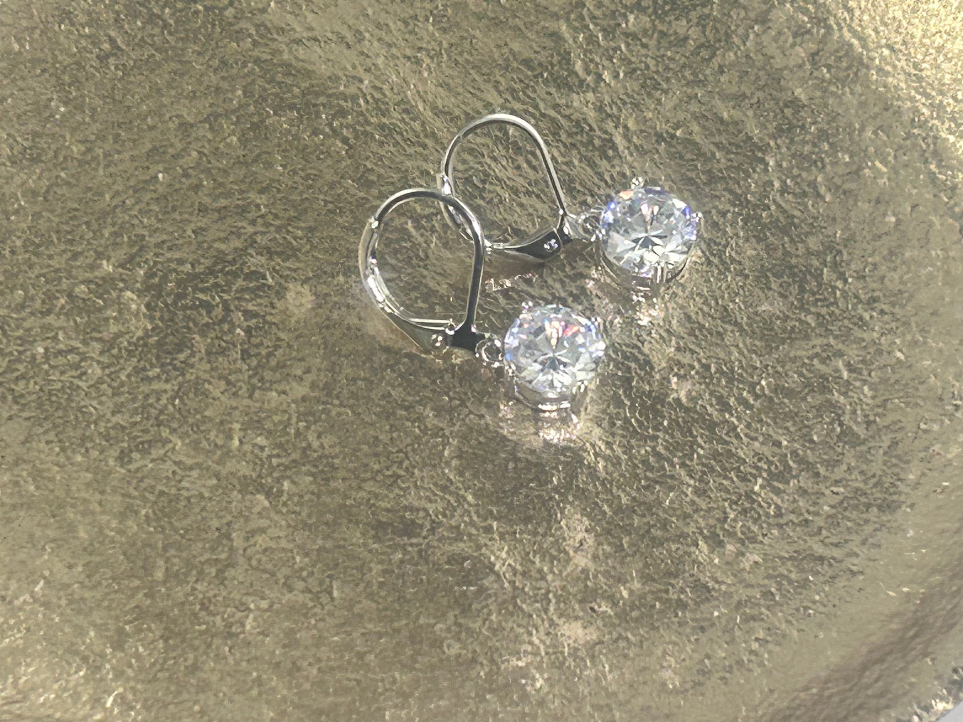 Örhänge med klar strass